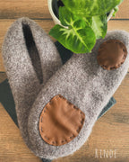 Filzschuhe mit Sohle aus reinster Schurwolle handgefertigt von Anja - Hausschuhe, Gästeschuhe für warme Füße - Personalisiertes Geschenk (Kopie)