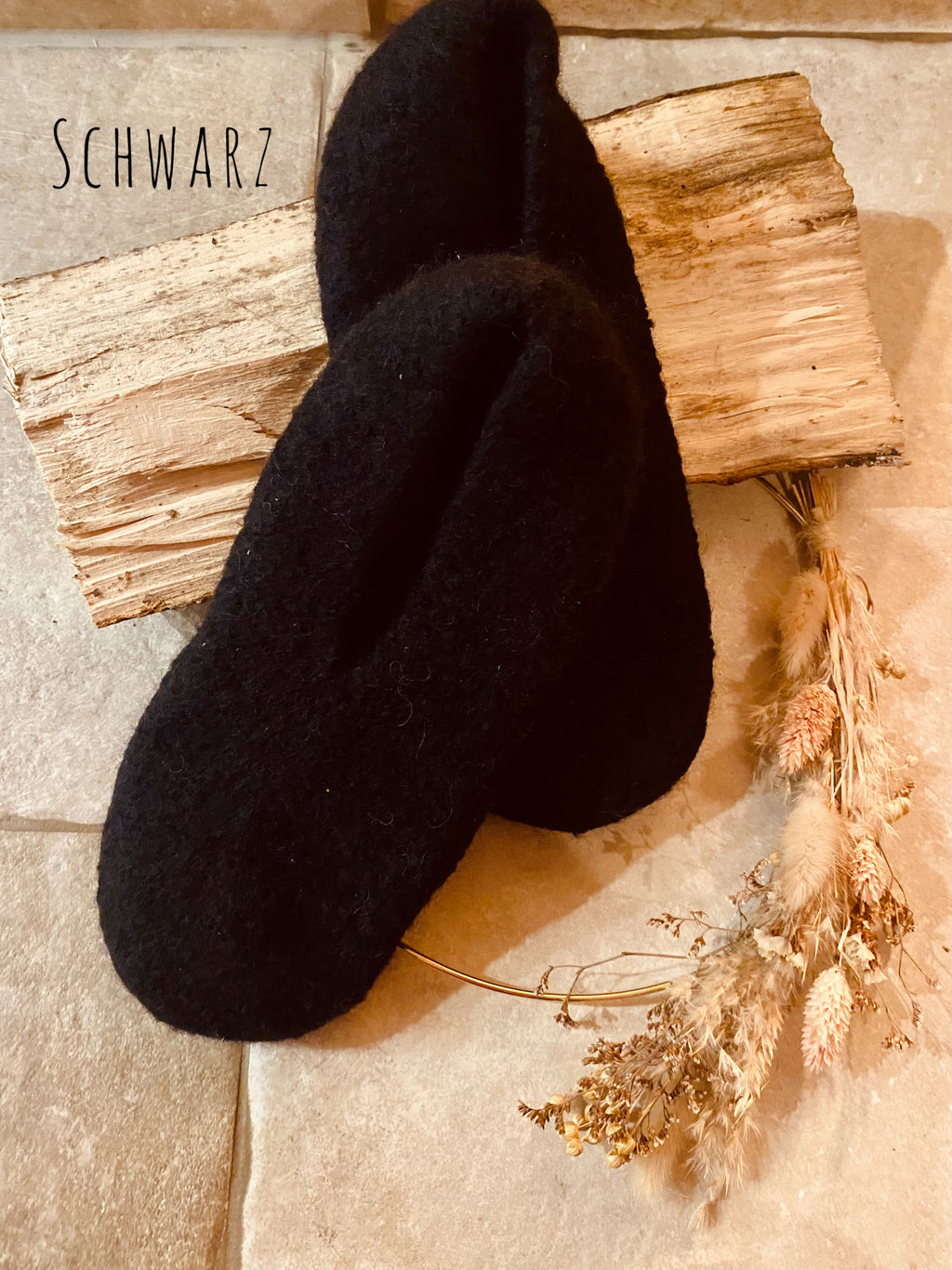 Filzschuhe mit Sohle aus reinster Schurwolle handgefertigt von Anja - Hausschuhe, Gästeschuhe für warme Füße - Personalisiertes Geschenk (Kopie)