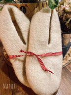 Filzschuhe mit Sohle aus reinster Schurwolle handgefertigt von Anja - Hausschuhe, Gästeschuhe für warme Füße - Personalisiertes Geschenk (Kopie)