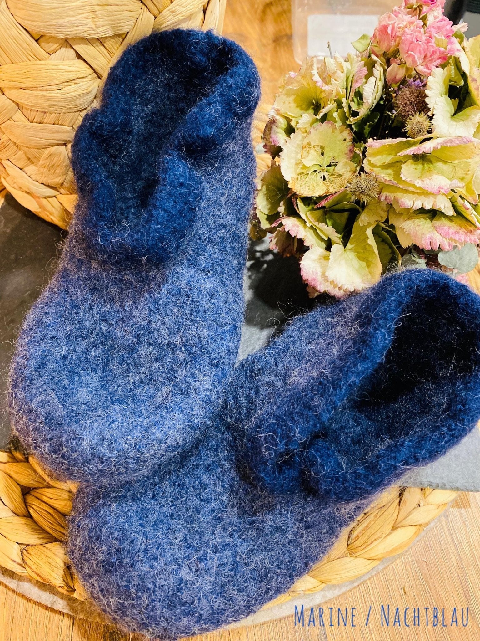 Filzschuhe mit erhöhtem Schaft in zwei individuellen Farben gestaltbar - handgefertigt von Anja - Mein Schusterhof