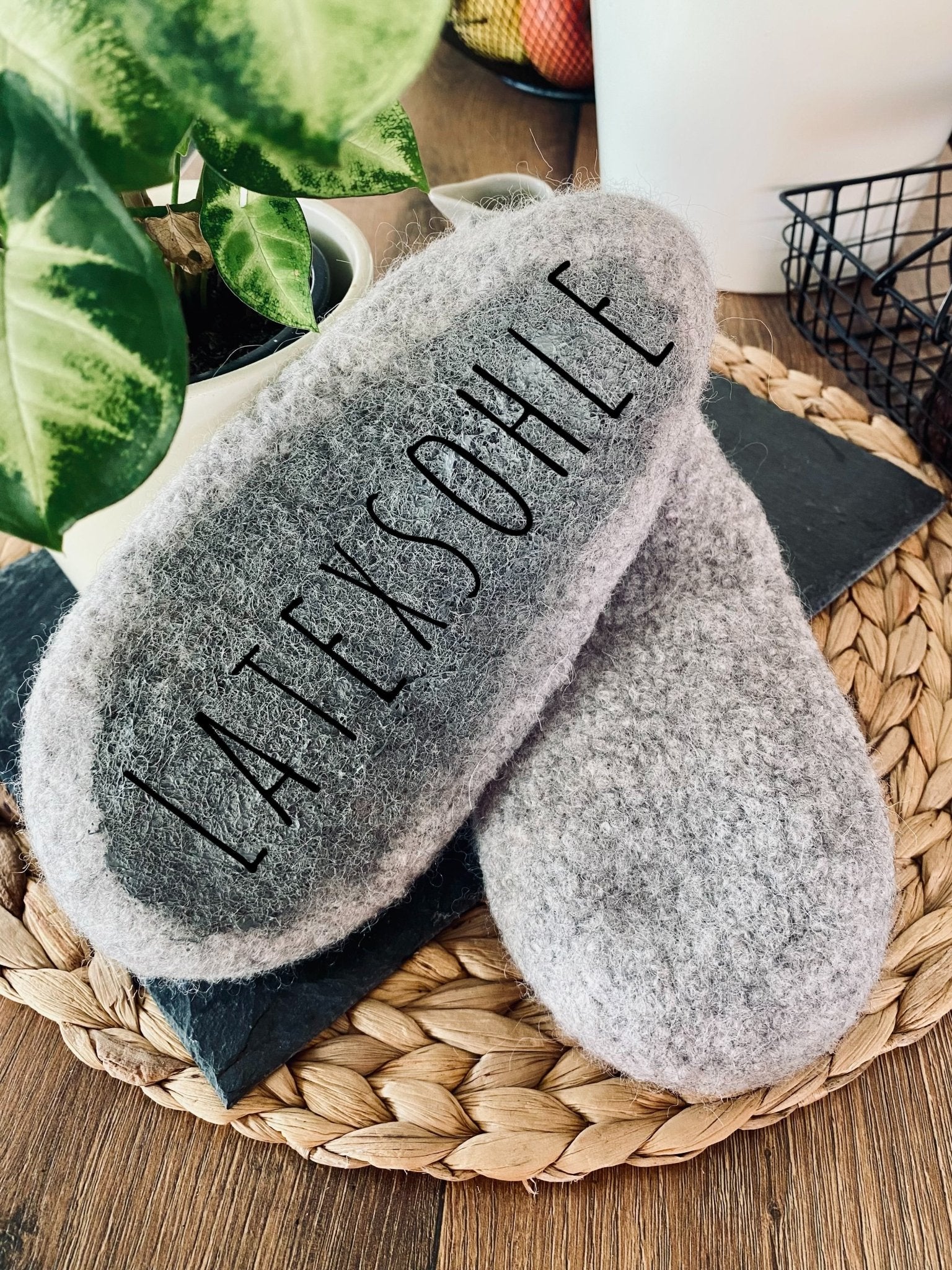 Filzschuhe mit Sohle - handgefertigt von Anja - Mein Schusterhof