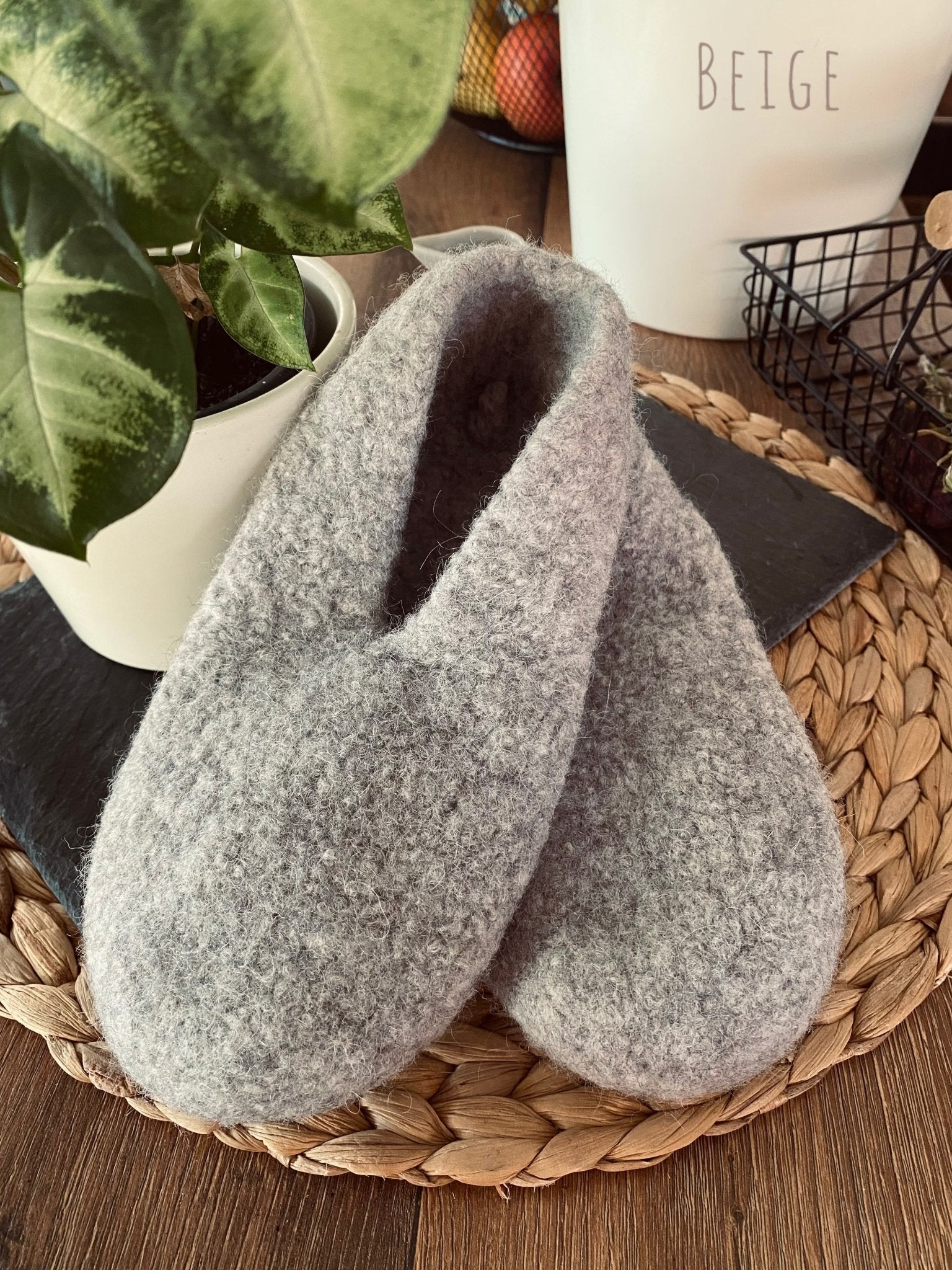 Filzschuhe mit Sohle - handgefertigt von Anja - Mein Schusterhof