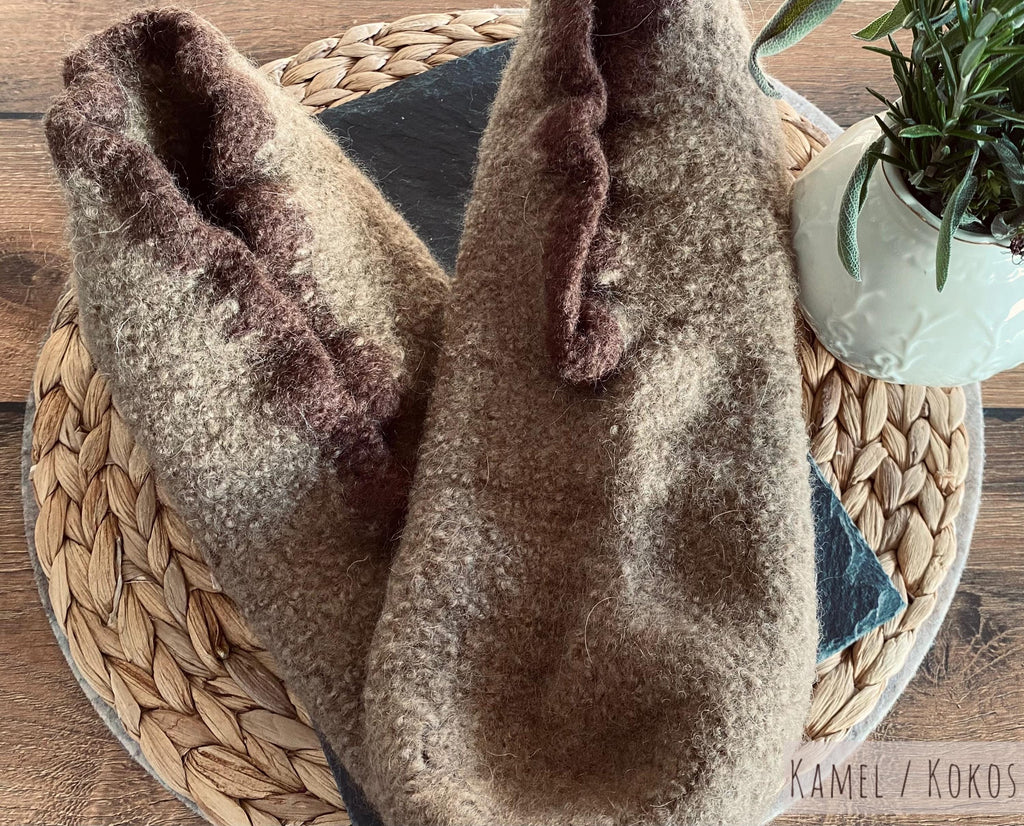Filzschuhe mit erhöhtem Schaft in zwei individuellen Farben gestaltbar aus reinster Schurwolle // Geschenk für Sie und Ihn //