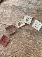 Personalisierte Anhänger mit Bild aus Echtleder / Upcycling / Etiketten zum Aufnähen für Handgemachtes, Geschenke, Kleidung und Mützen - Mein Schusterhof