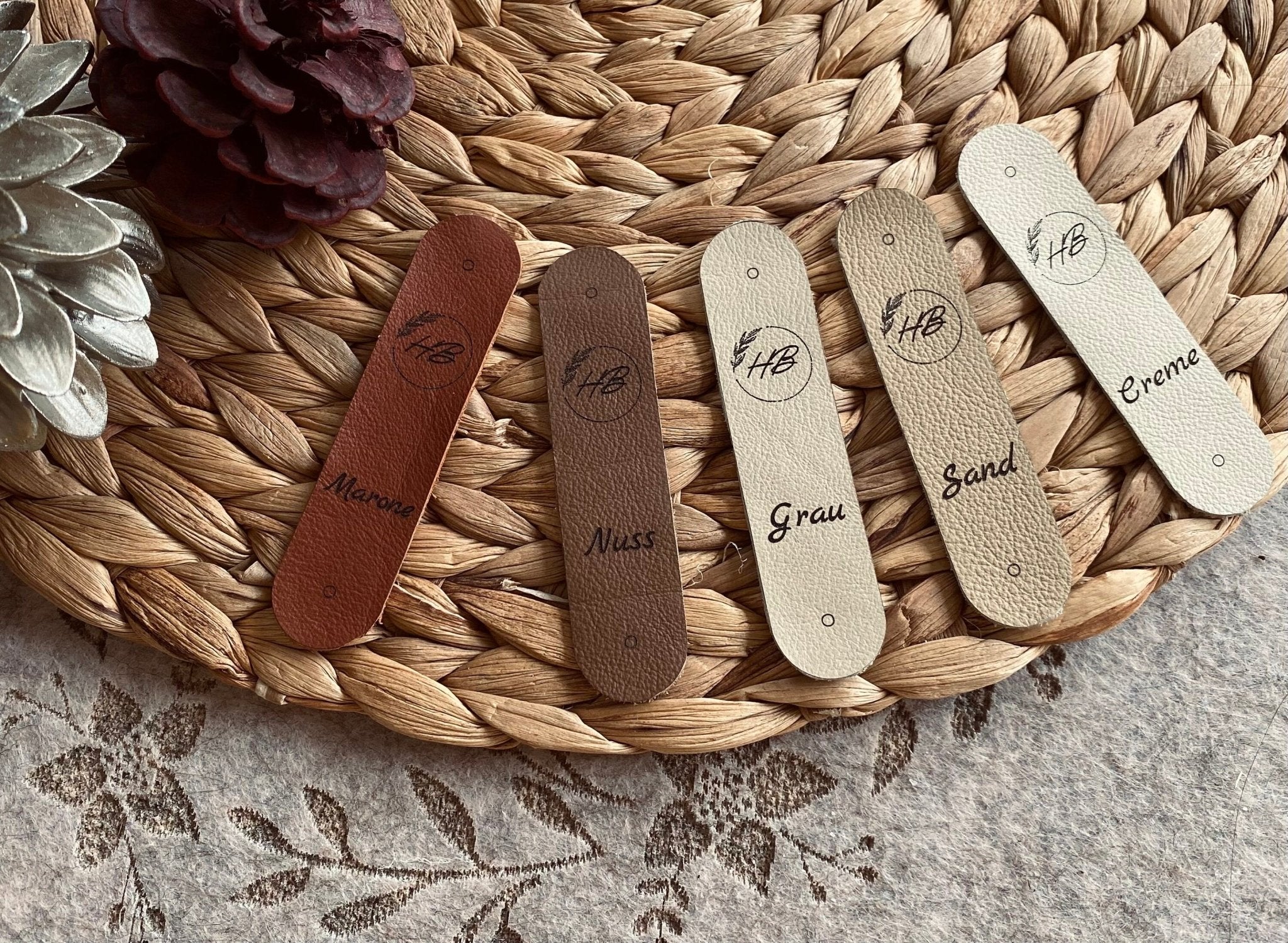 Personalisiertes Lesezeichen aus robustem Nappaleder // mit eigenem Bild und Text gestaltbar // Jahrestag // Buchlesegeschenk // Bücherwurm - Mein Schusterhof