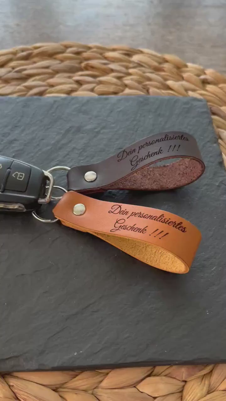 Handgefertigt aus Bayern - Schlüsselanhänger inkl. Gravur aus Sattlerleder mit deinem Bild und Text / personalisiertes Geschenk  Schutzengel