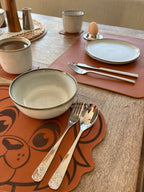 Schlicht & Elegant - robustes Tischset - echtes Sattlerleder - Stilvolles Geschenk für Küche + Esszimmer - 100% Rindsleder - Handgemacht - Mein Schusterhof